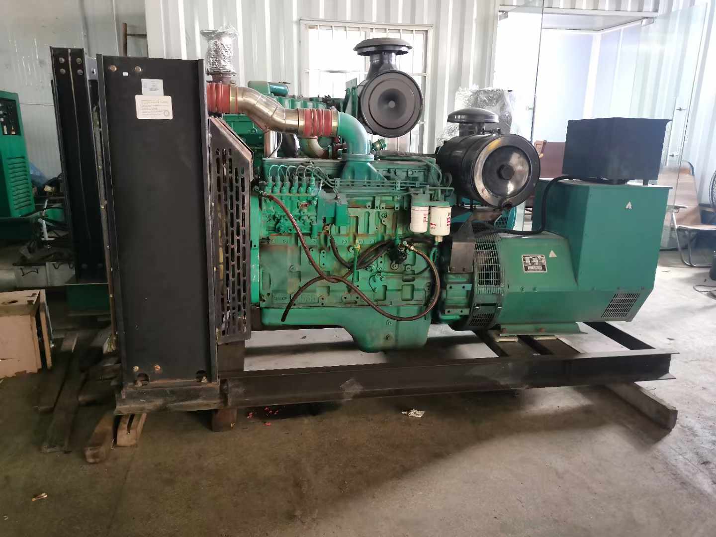 宣城发电机租赁如何确定电缆的承载电流是否在安全范围内？