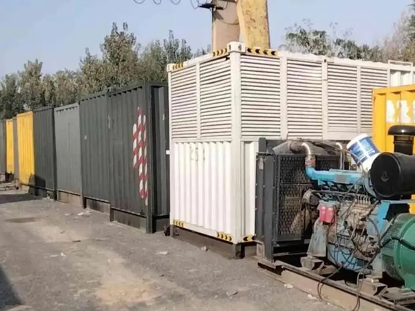 宣城200KW柴油发电机机组每小时油耗是多少？